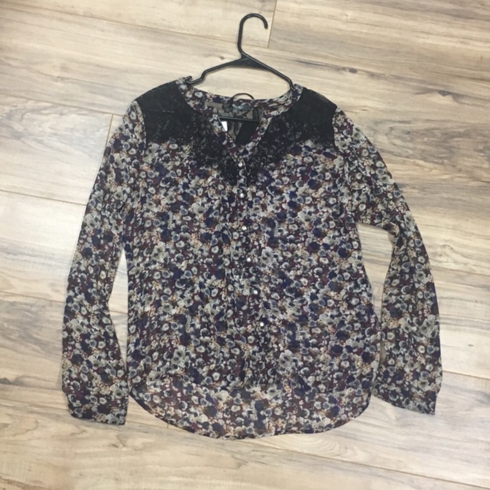 !NWT! Miss Me floral Blouse!